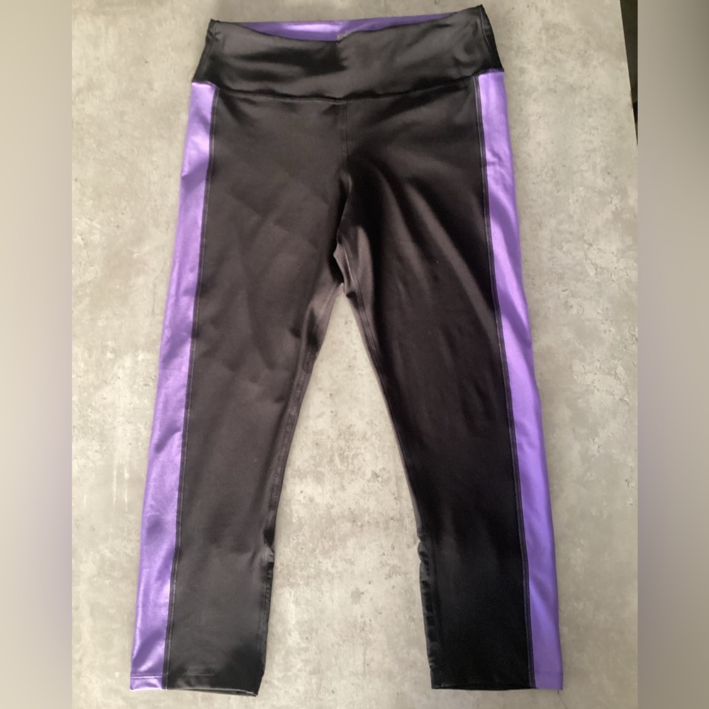 NWOT Warrior by Danica Patrick 3/4 capri leggings